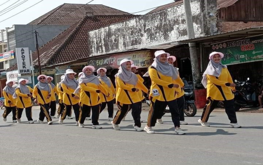 gerak-jalan-tepat-waktu-memperingati-hut-ksb-ke20